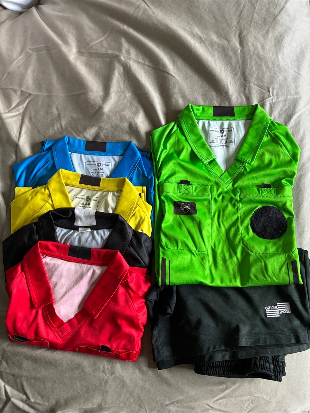 Men's M 5 Referee Store Jerseys and 1 Official Sports Black Shorts